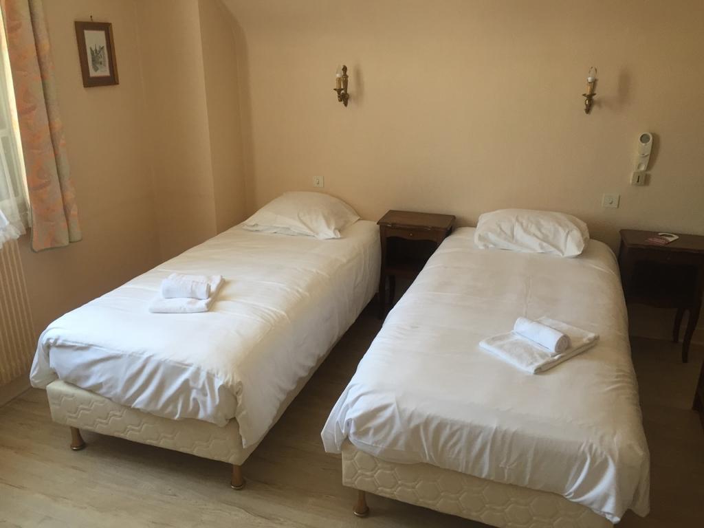 Le Lanthenay Hotel 2*