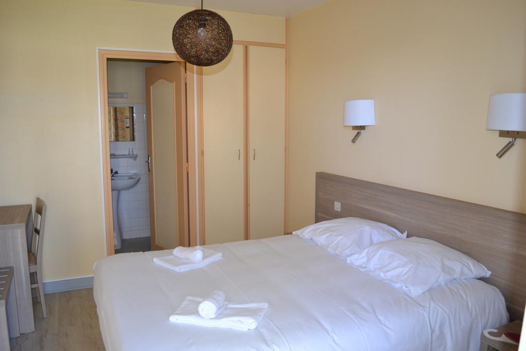 Le Lanthenay Hotel 2*
